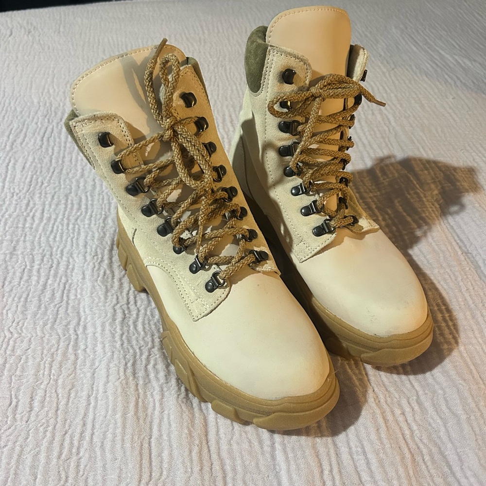 Women's Montelliana “Carlina” Cream Hiking Boots